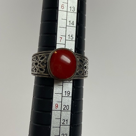 Silpada Sterling Silver Ring with red stone in center Size 8 - Picture 2 of 8